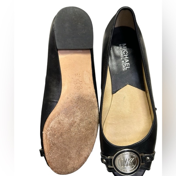 MICHAEL KORS black leather slip on flats w open toe front silver logo 7M EUC - Picture 3 of 9
